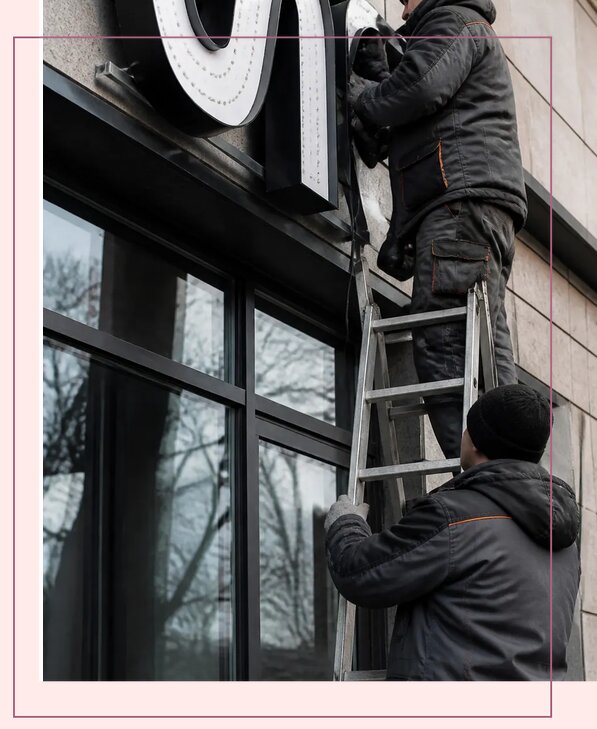Изготовление и монтаж наружных вывесок под ключ в Новомосковске